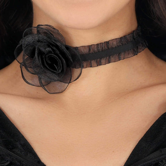 Collana gotica con fiore